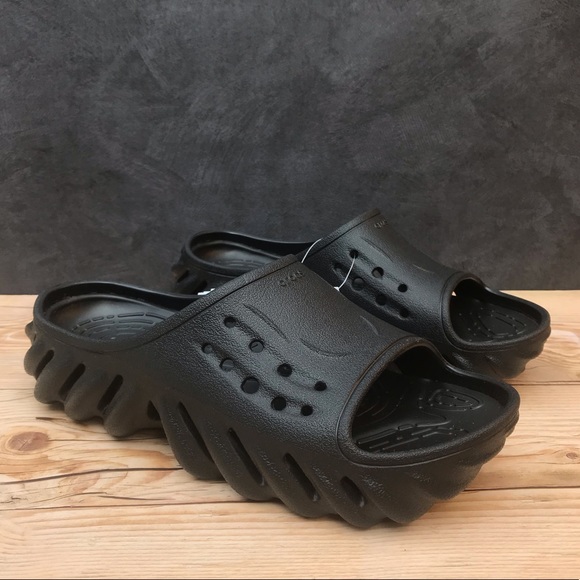 Crocs Echo Slide - Picture 8 of 15